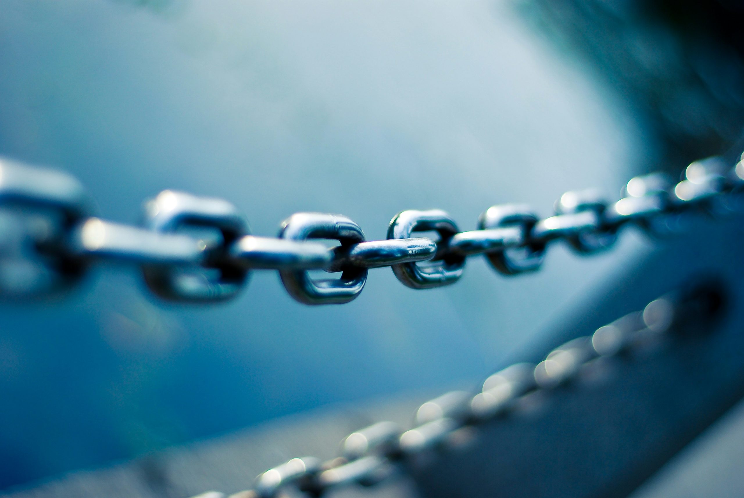 an image of a chain to symbolise the supply chain risk
